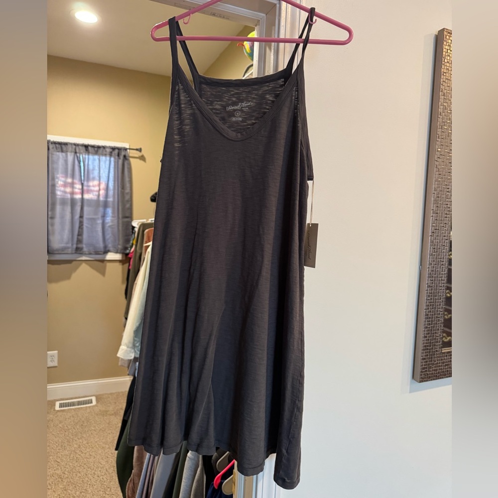 Universal thread gray dress
